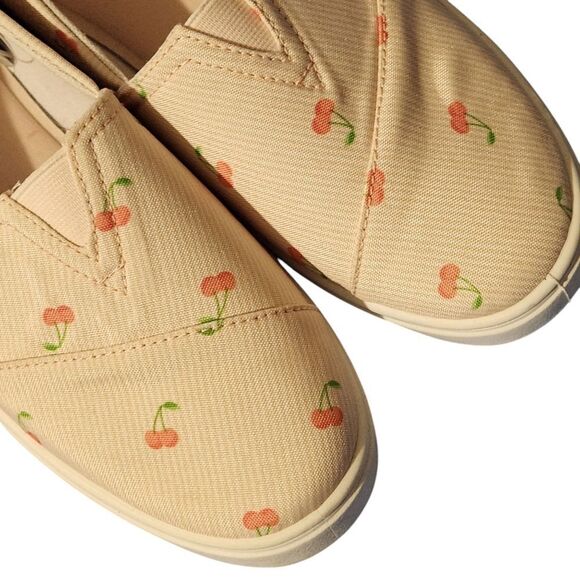 🇬🇪🔸️NWT Isaac Mizrahi Striped Cherry Print Slip On Sneakers Size 8 - Picture 7 of 13